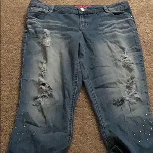 Glo Jeans ripped up capris
